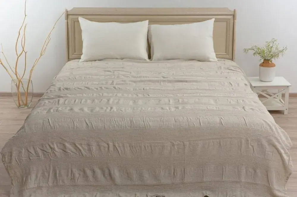 Přehoz do ložnice AVOMERI linen